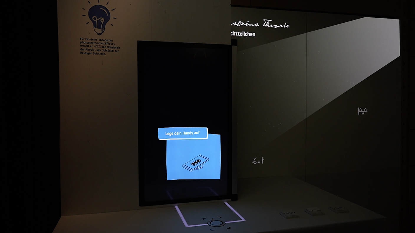 Einstein Exponat Idle Mode